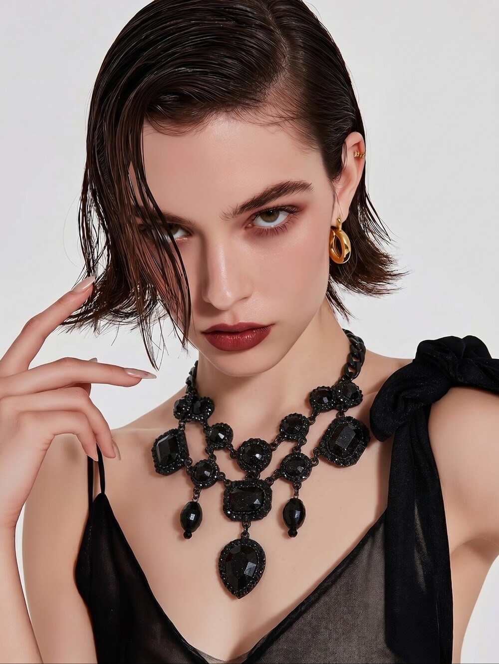 Elegant Black Gothic Statement Choker Necklace - Women Jewelry